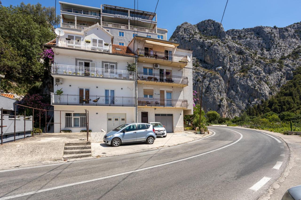 Apartment Navika Omiš Buitenkant foto