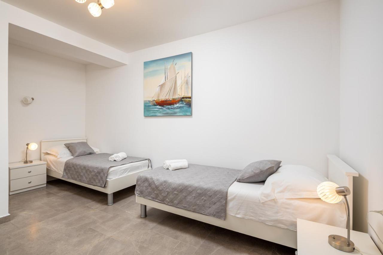 Apartment Navika Omiš Buitenkant foto