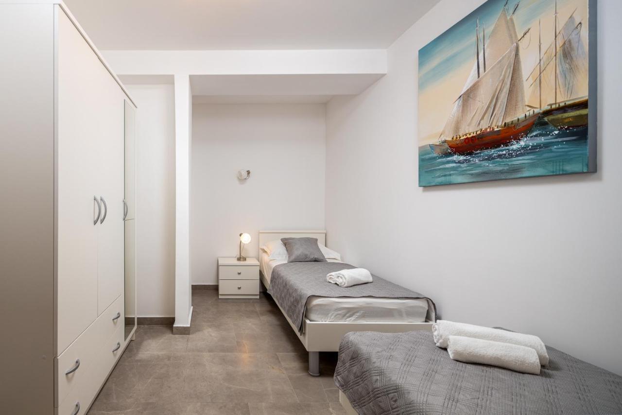Apartment Navika Omiš Buitenkant foto