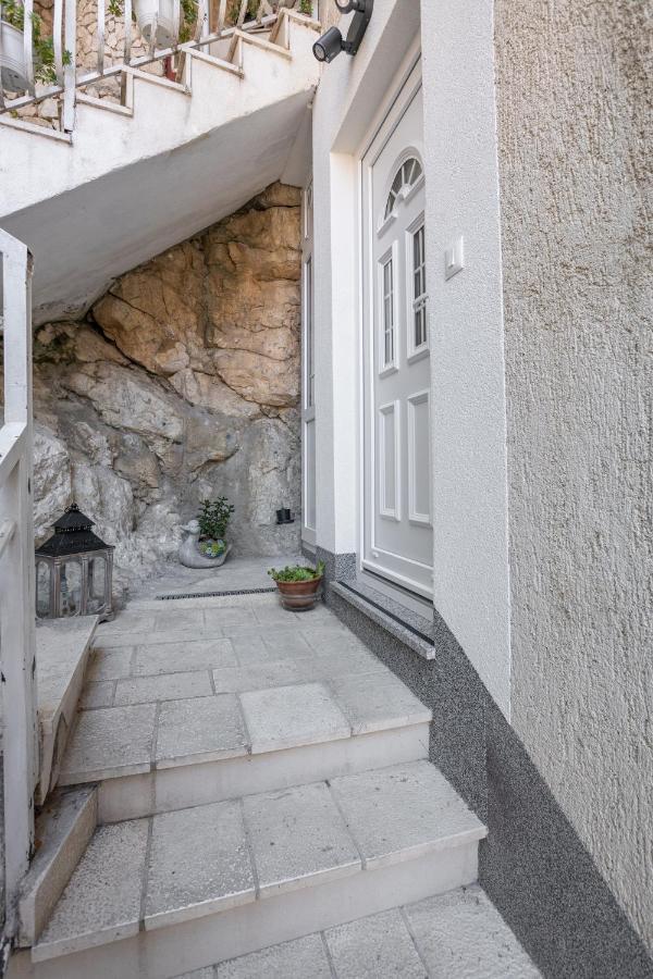 Apartment Navika Omiš Buitenkant foto