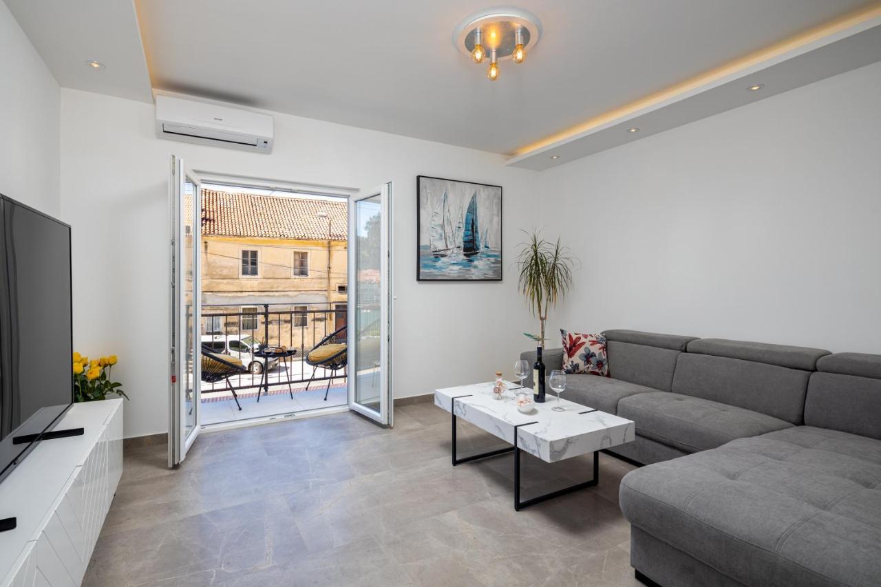 Apartment Navika Omiš Buitenkant foto